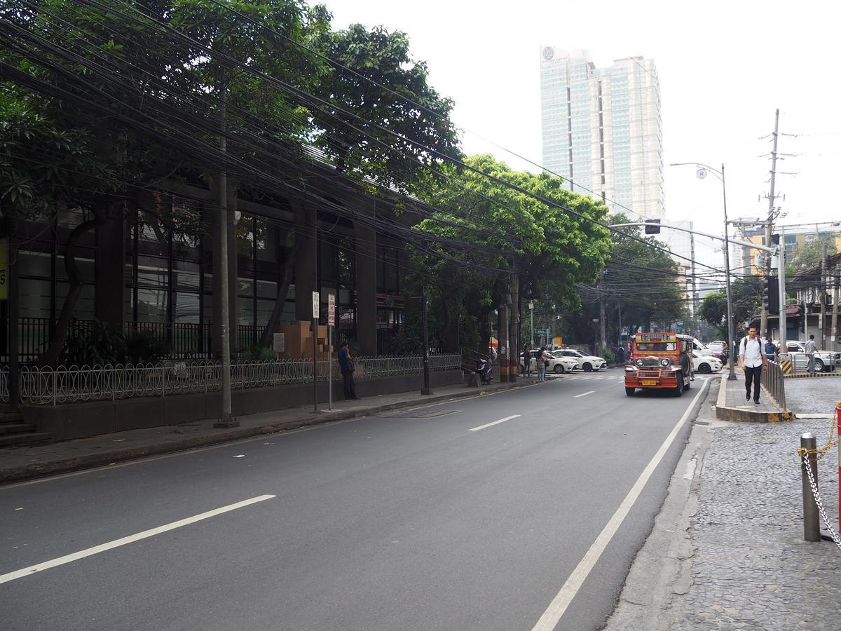 Suites De Marina Manila With Netflix Exterior photo