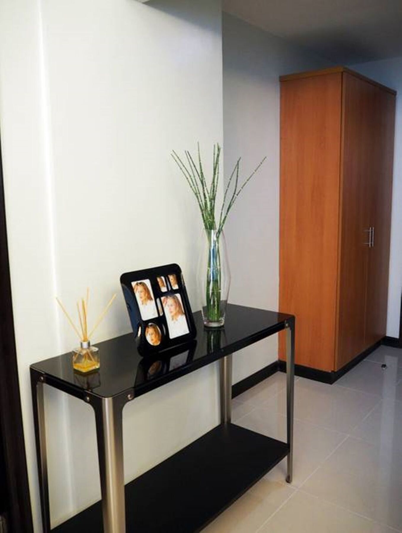 Suites De Marina Manila With Netflix Exterior photo